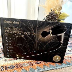New Brookstone Reachpulse Pro Long Handle Percussion Massager – 6-Speed Deep